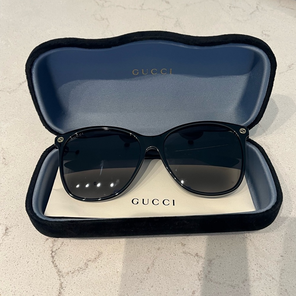 Gucci Eyewear Round Frame Sunglasses Black